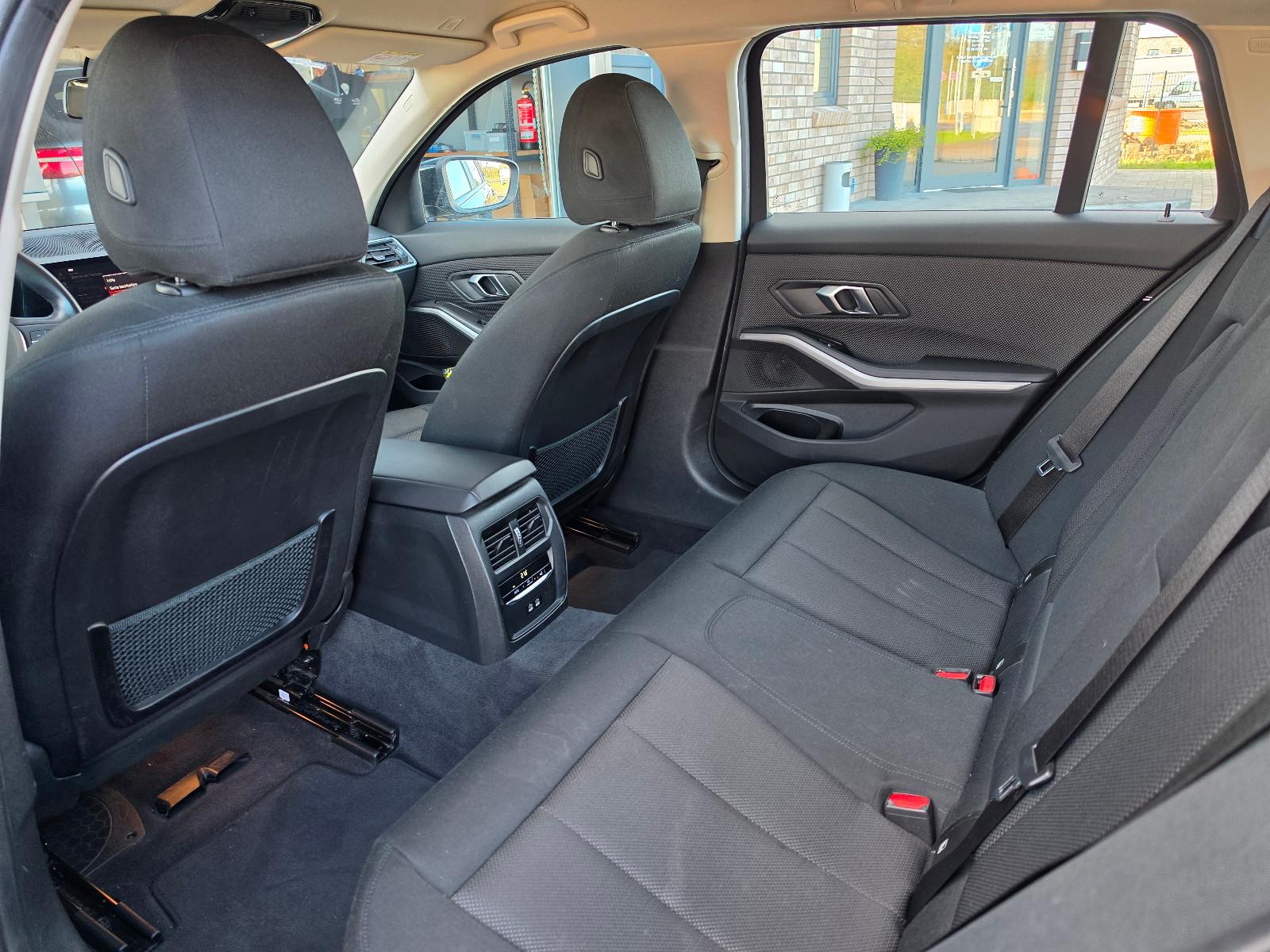 BMW 318d Advantage TÜV Neu/LED/Virtuell Cockpit/Navi