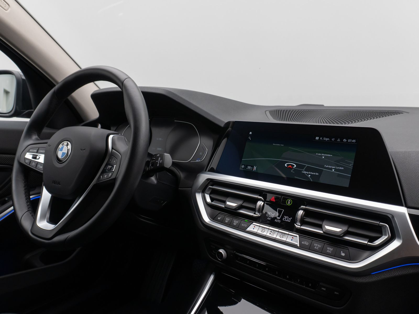 Fahrzeugabbildung BMW 320i CockPit+ DAB PDC LED Lordos Sitzhzg Komfort
