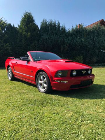 Ford Mustang GT Cabrio 4,6l V8 Tüv Neu