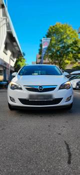 Opel Astra Turbo - Opel Astra aus 2011: Turbo
