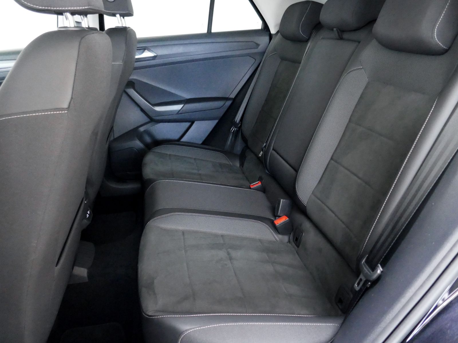 Fahrzeugabbildung Volkswagen T-Roc Style 1.5 TSI DSG | LED AHK RFK ACC