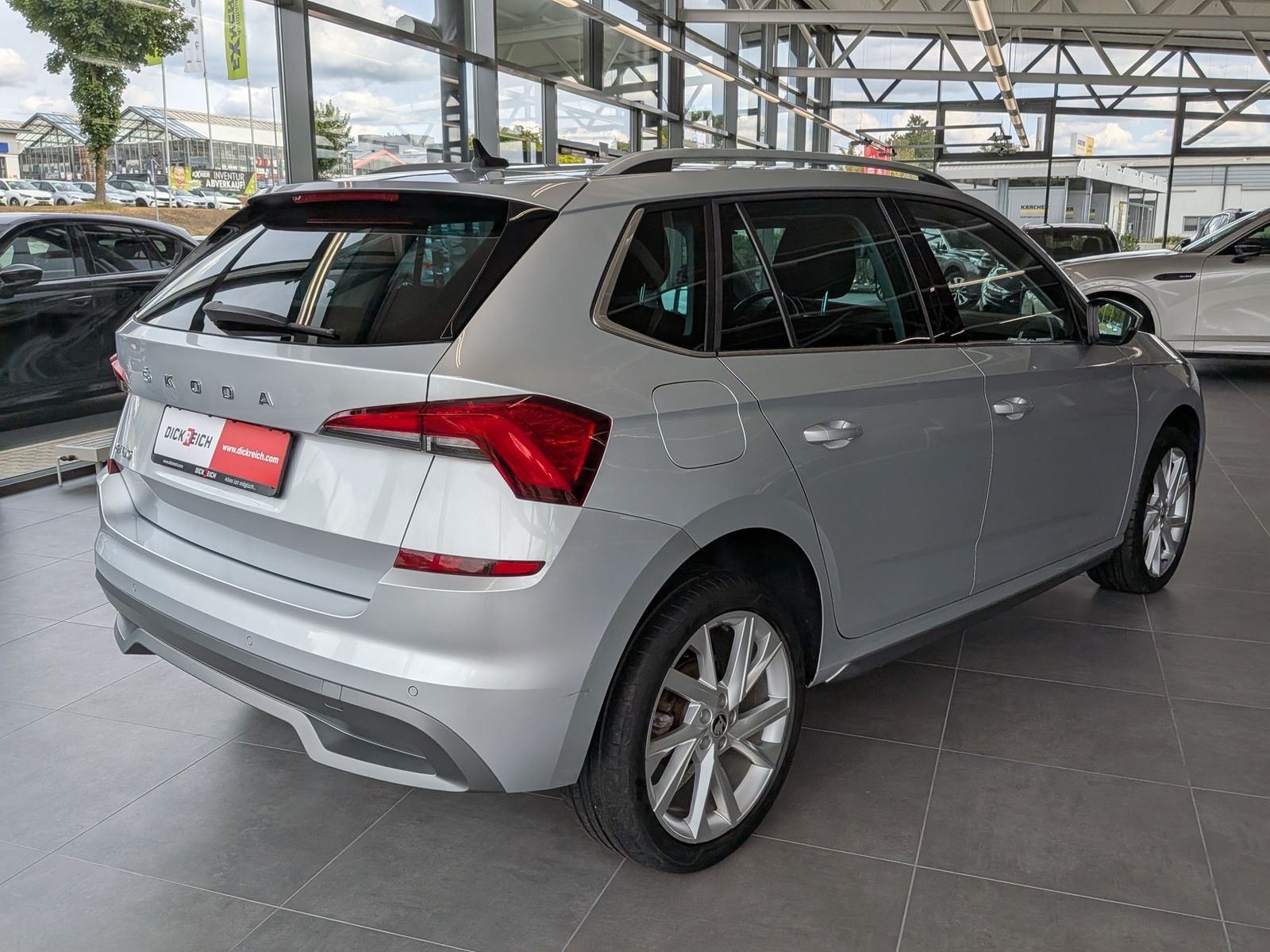Fahrzeugabbildung SKODA Kamiq 1.6 TDI Style ad-LED PDC SHz Tempomat 18"
