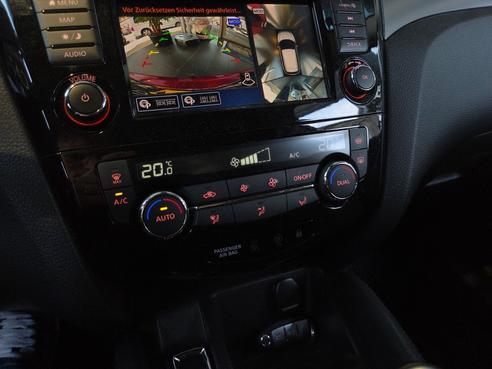 Fahrzeugabbildung Nissan Qashqai N-Connecta AHK LED NAV 360° SHZ ALU