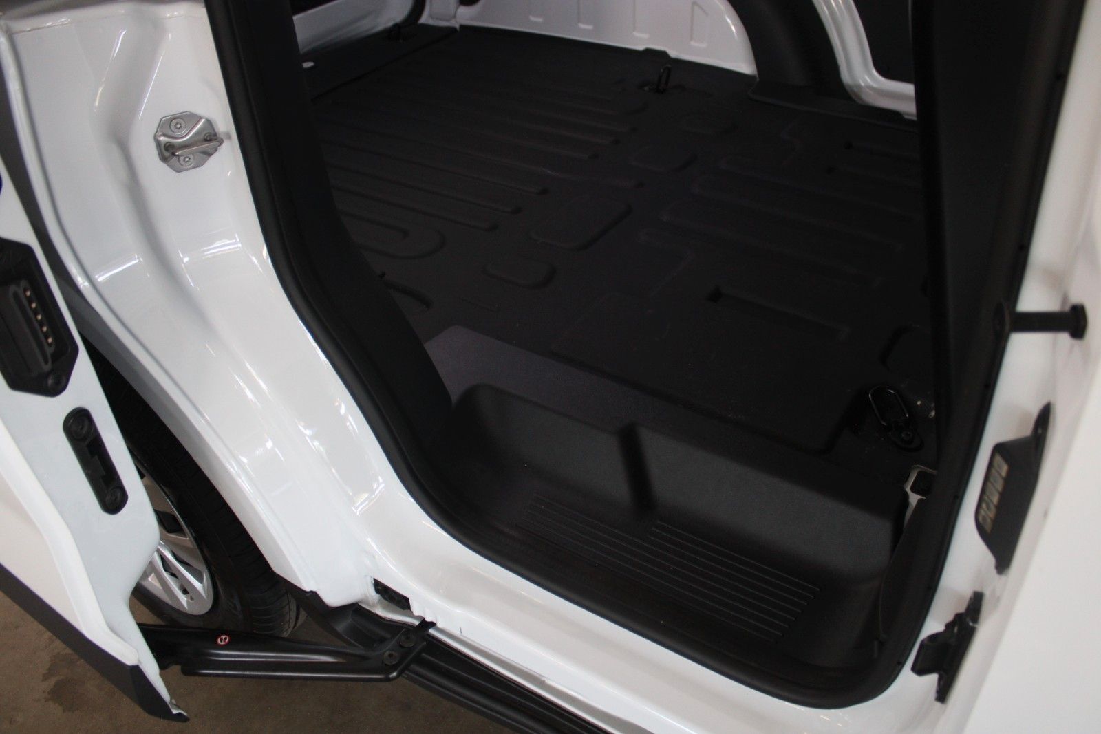 Fahrzeugabbildung Ford Transit Courier TREND Kasten KLIMA CAM WinterPak