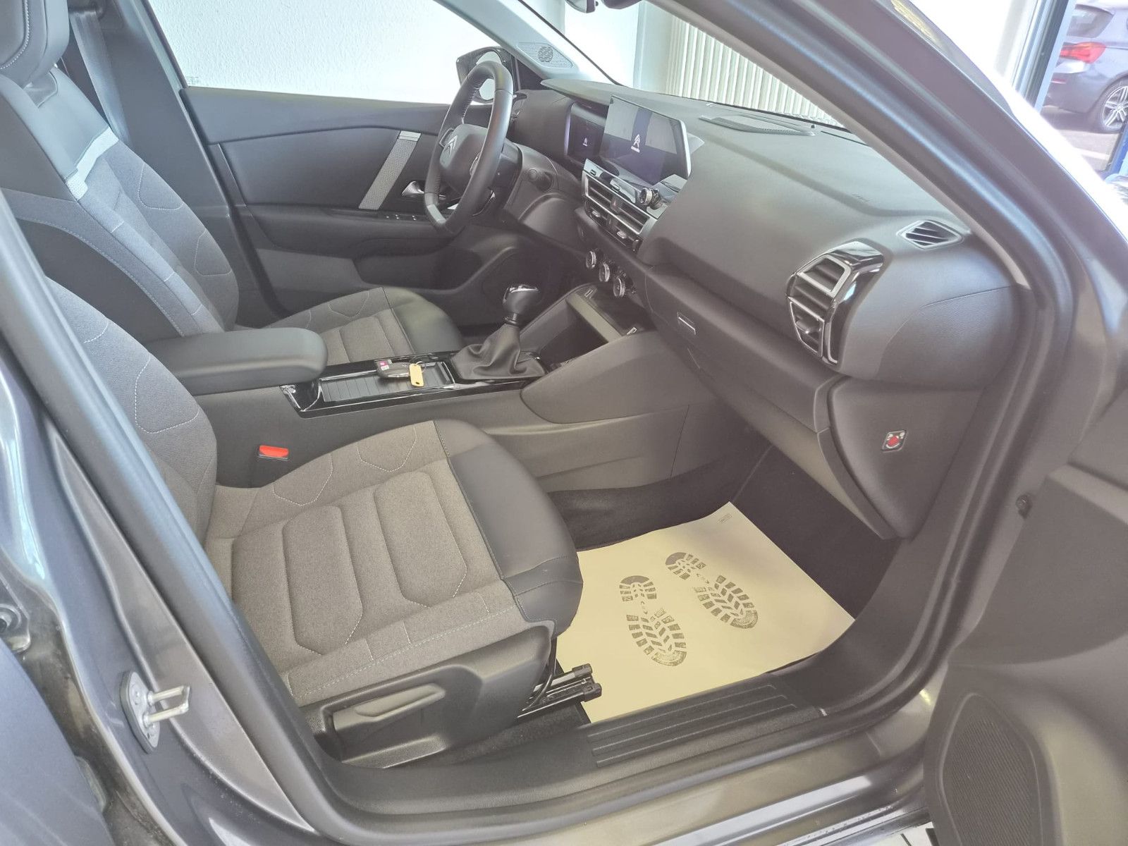 Fahrzeugabbildung Citroën C4 Lim. Plus / LED / NAVI / KAMERA / Sitzhz.