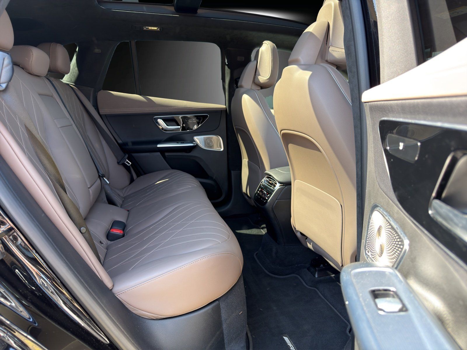 Fahrzeugabbildung Mercedes-Benz EQE500 SUV AMG Prem+ AIRMATIC Masage AHK 22kw TV