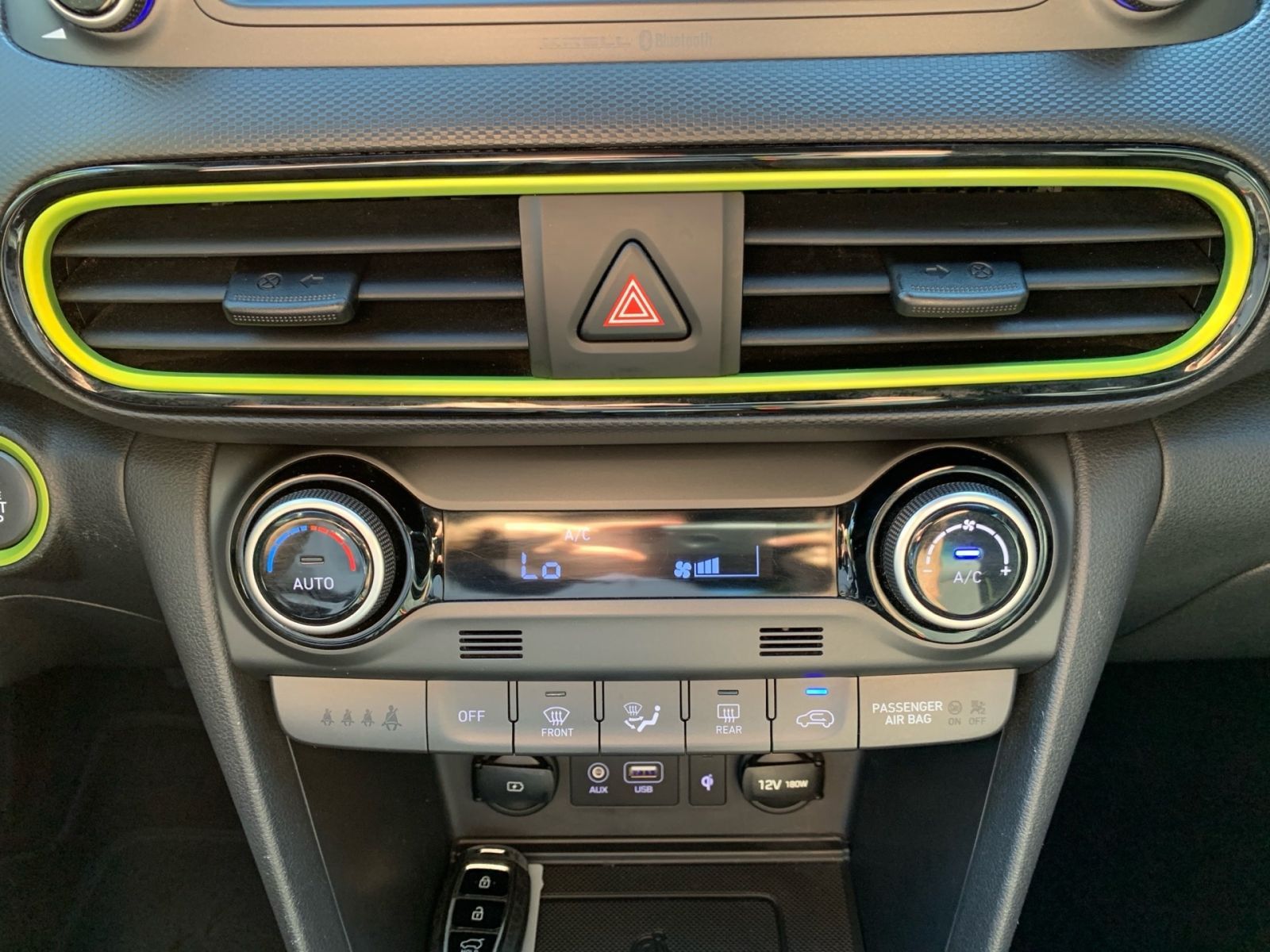 Fahrzeugabbildung Hyundai Kona 1.6 T-GDI Style 4WD Automatik Navi LED