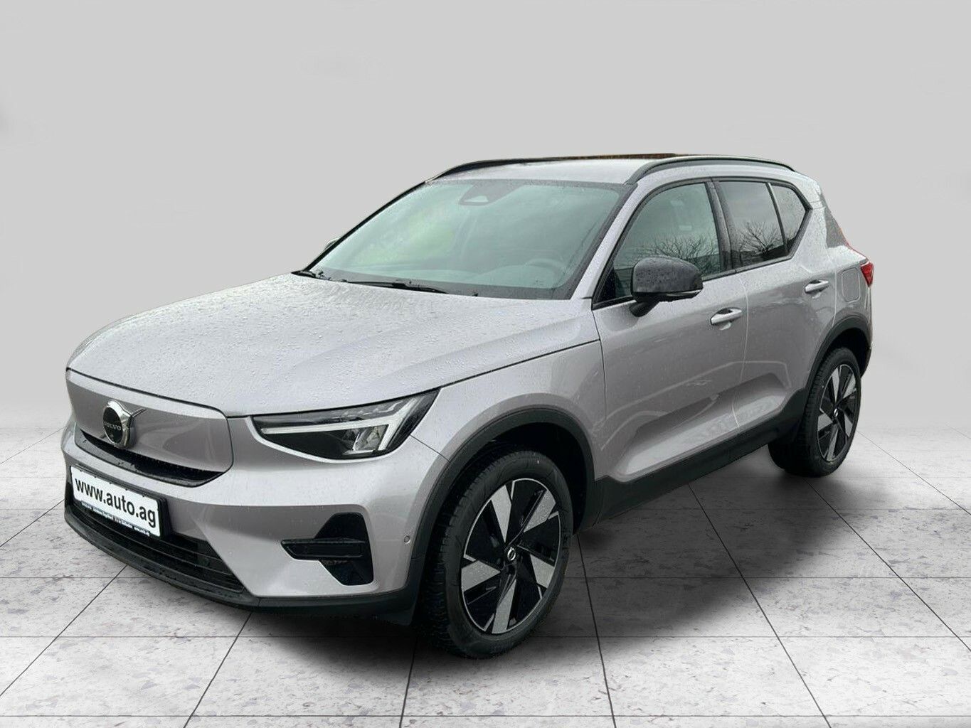 Volvo EX40 Plus Dark Single Motor Extended Range imagem 2