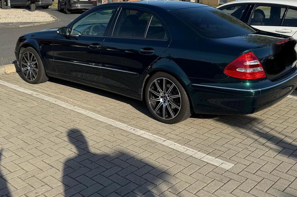 Mercedes-Benz E 200