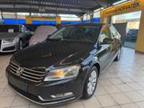Volkswagen Passat Lim 2.0 TDI . Navi*PDC*2. Hand*Allwetter* - Volkswagen Passat in Herne