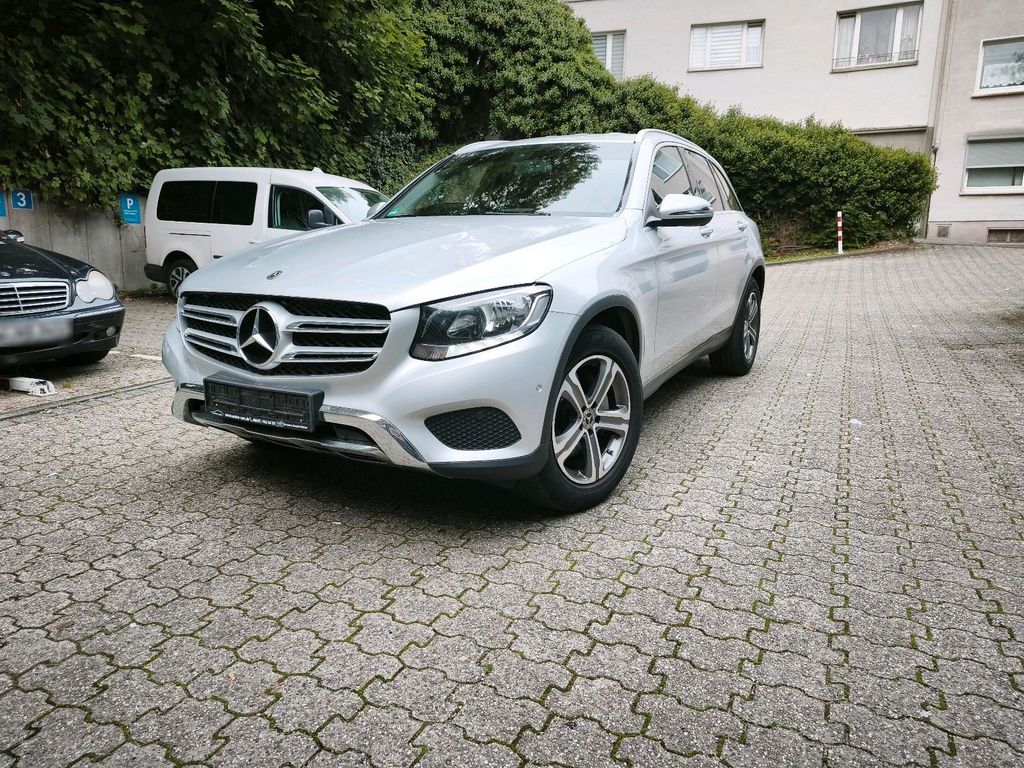 Image of Mercedes-Benz GLC 220
