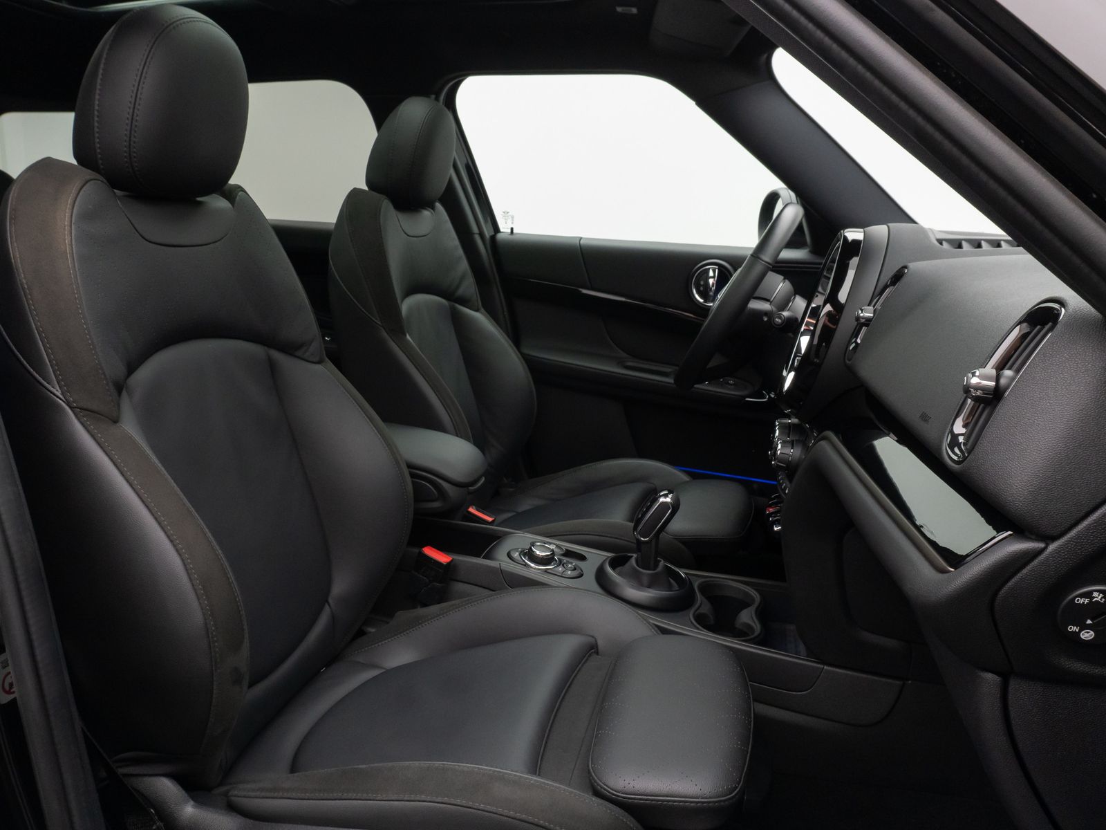 Fahrzeugabbildung MINI Cooper Countryman Panorama Kamera HUD DAB Sport
