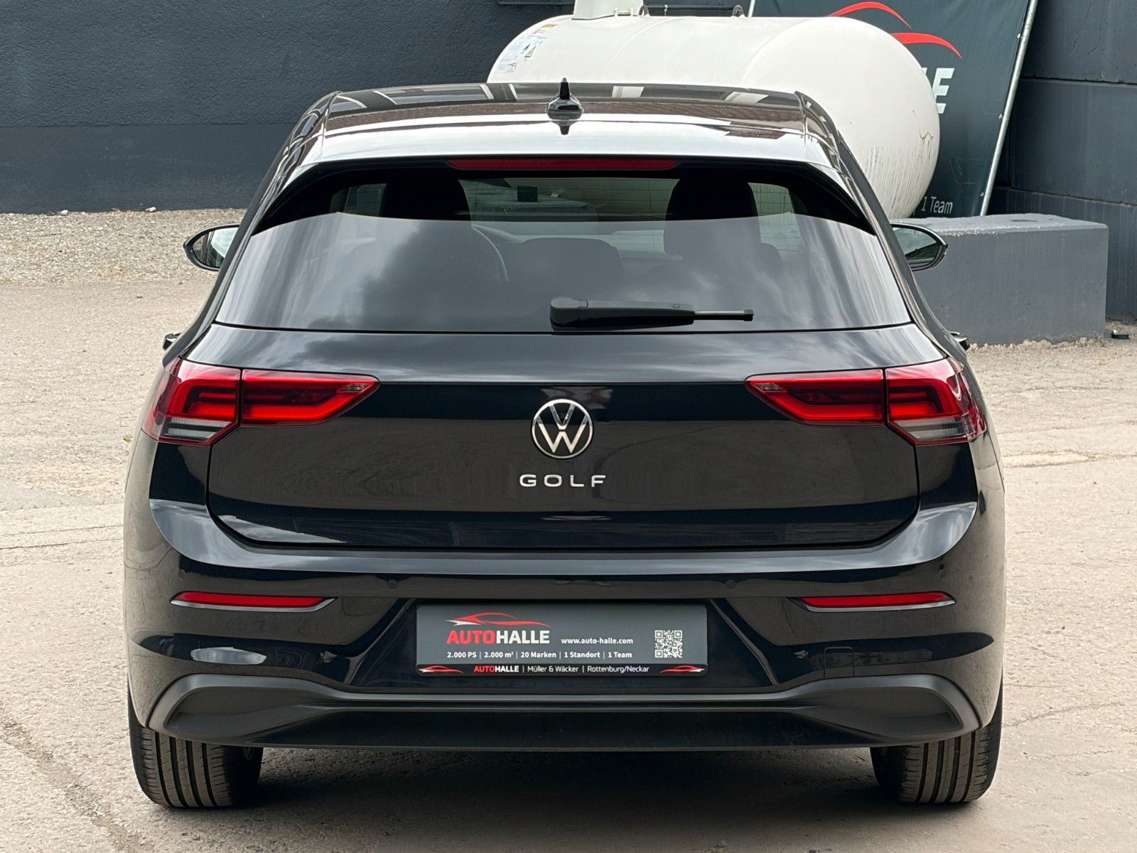 Fahrzeugabbildung Volkswagen Golf VIII Life 1.5 TSI ACC PDC NAV LHZ 3Z-KLIMA
