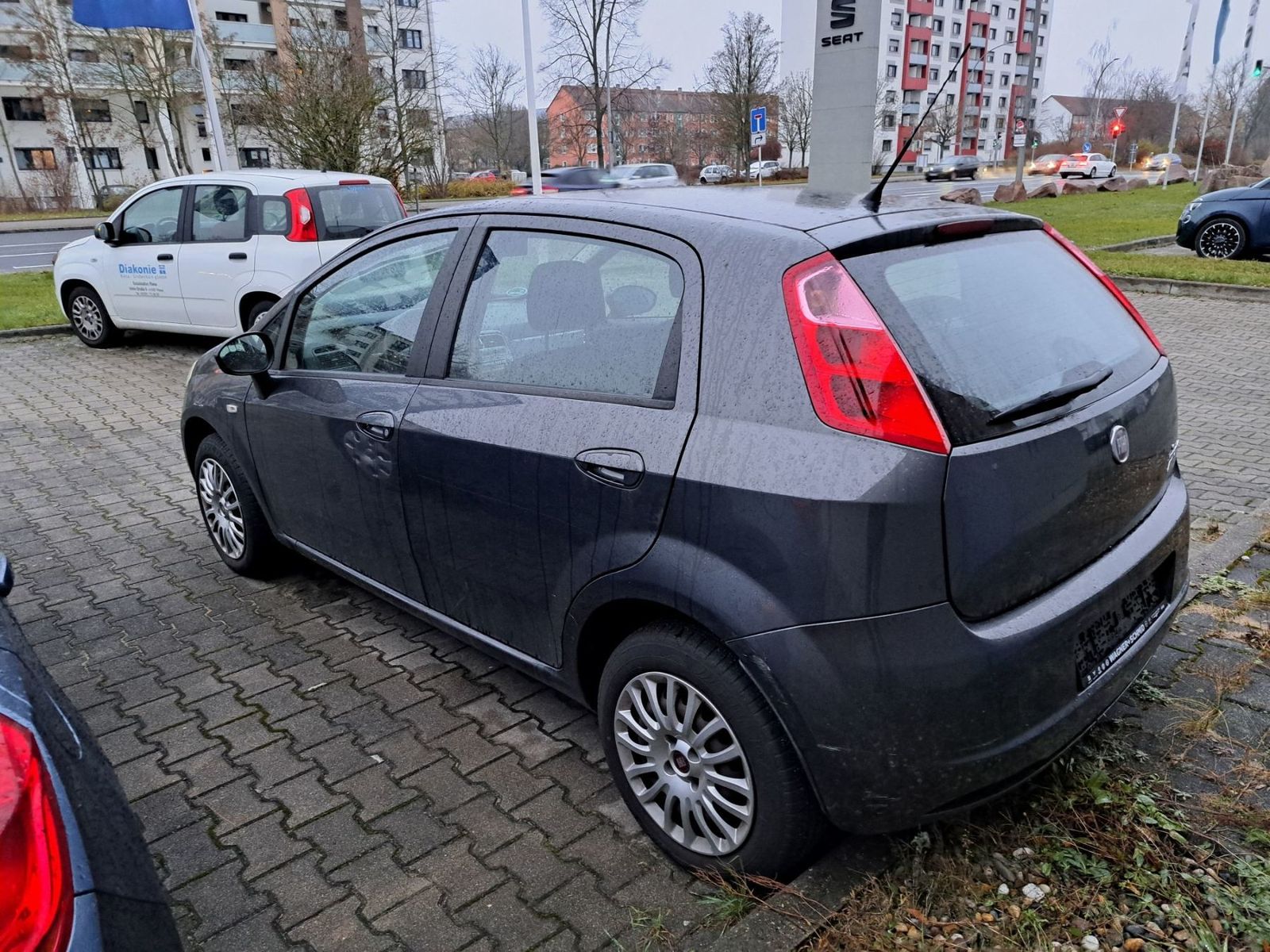 Fahrzeugabbildung Fiat Punto 1.4 8V Dynamic KLIMA