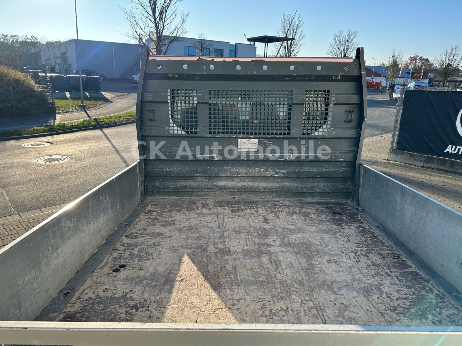 Fahrzeugabbildung Ford Transit Pritsche 350 L2 DoKA/7 Sitze/Klima/AHK