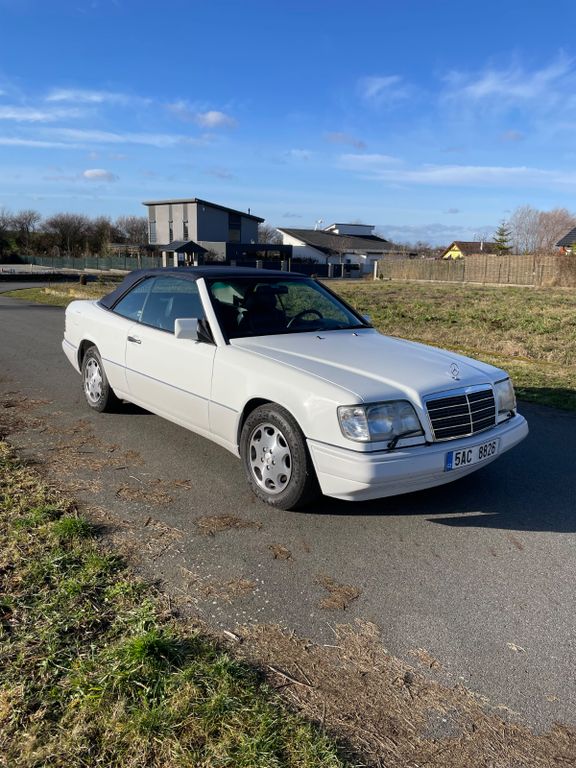 Mercedes-Benz E 320