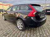 Volvo V60 D3 Momentum Aut. - NAVI + XENON + SHZ + CAM - gebrauchte Volvo Kombis
