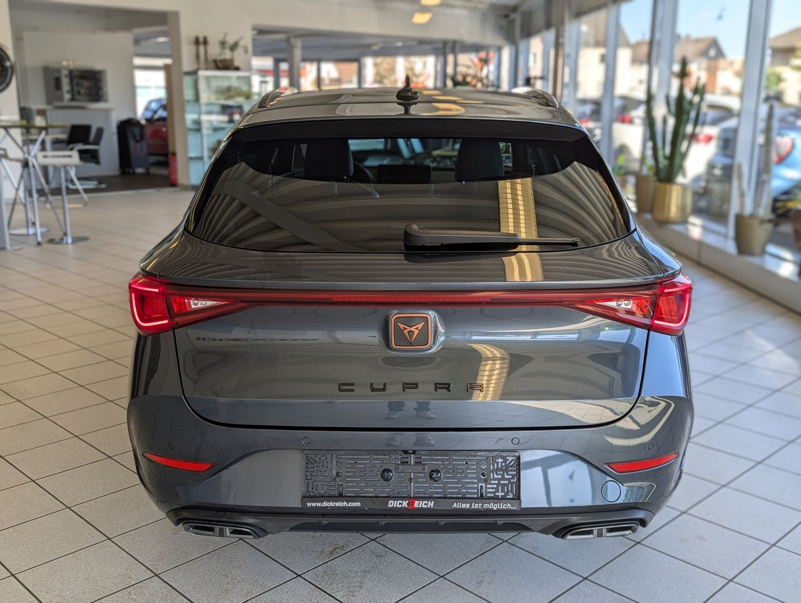 Fahrzeugabbildung CUPRA Leon 1.5eTSI DSG Matrix Cam Vision+ el. Heck AHK