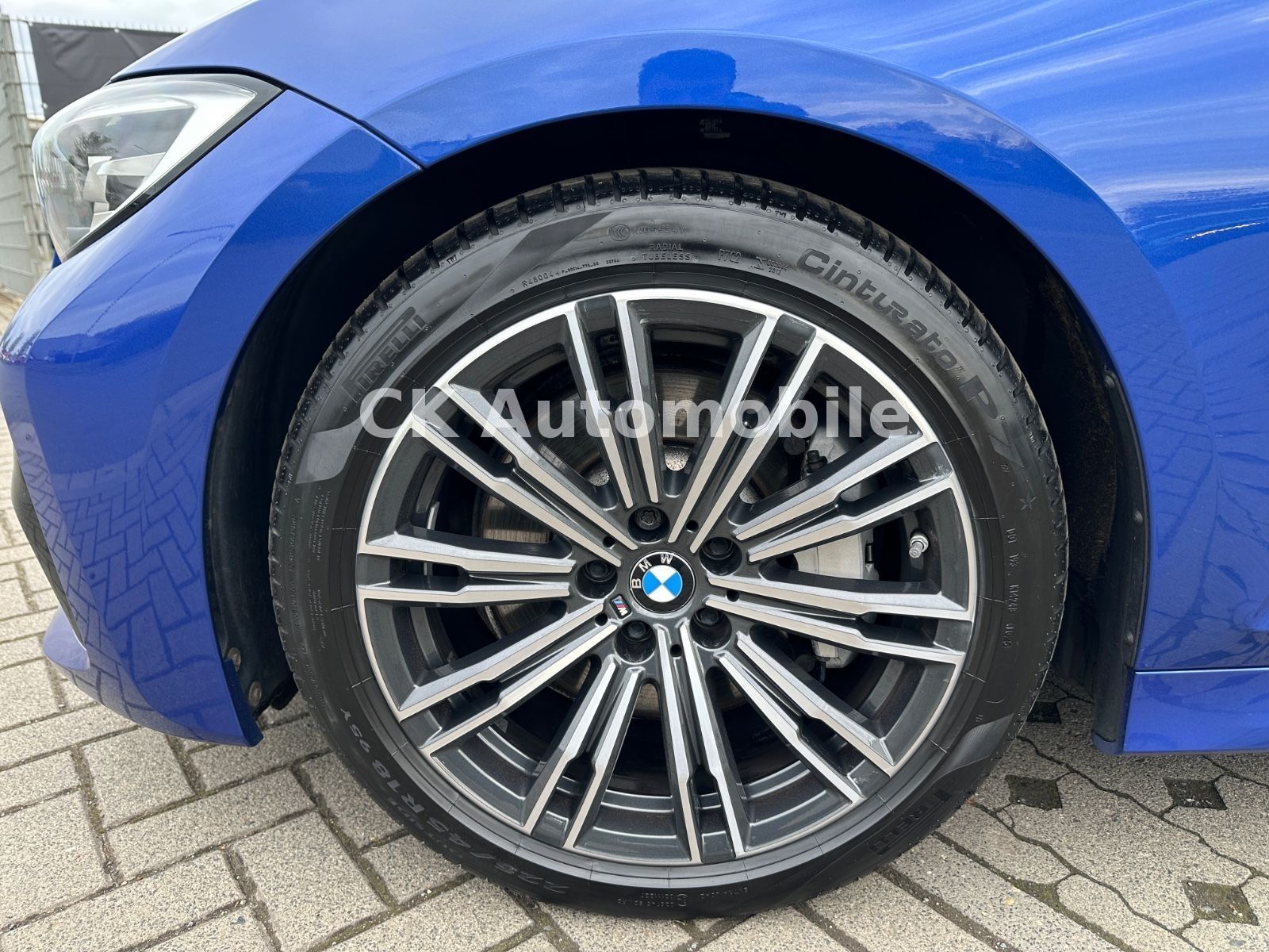 Fahrzeugabbildung BMW 330d Lim. M-Sport /Shadow-Line/Navi/Leder/LED