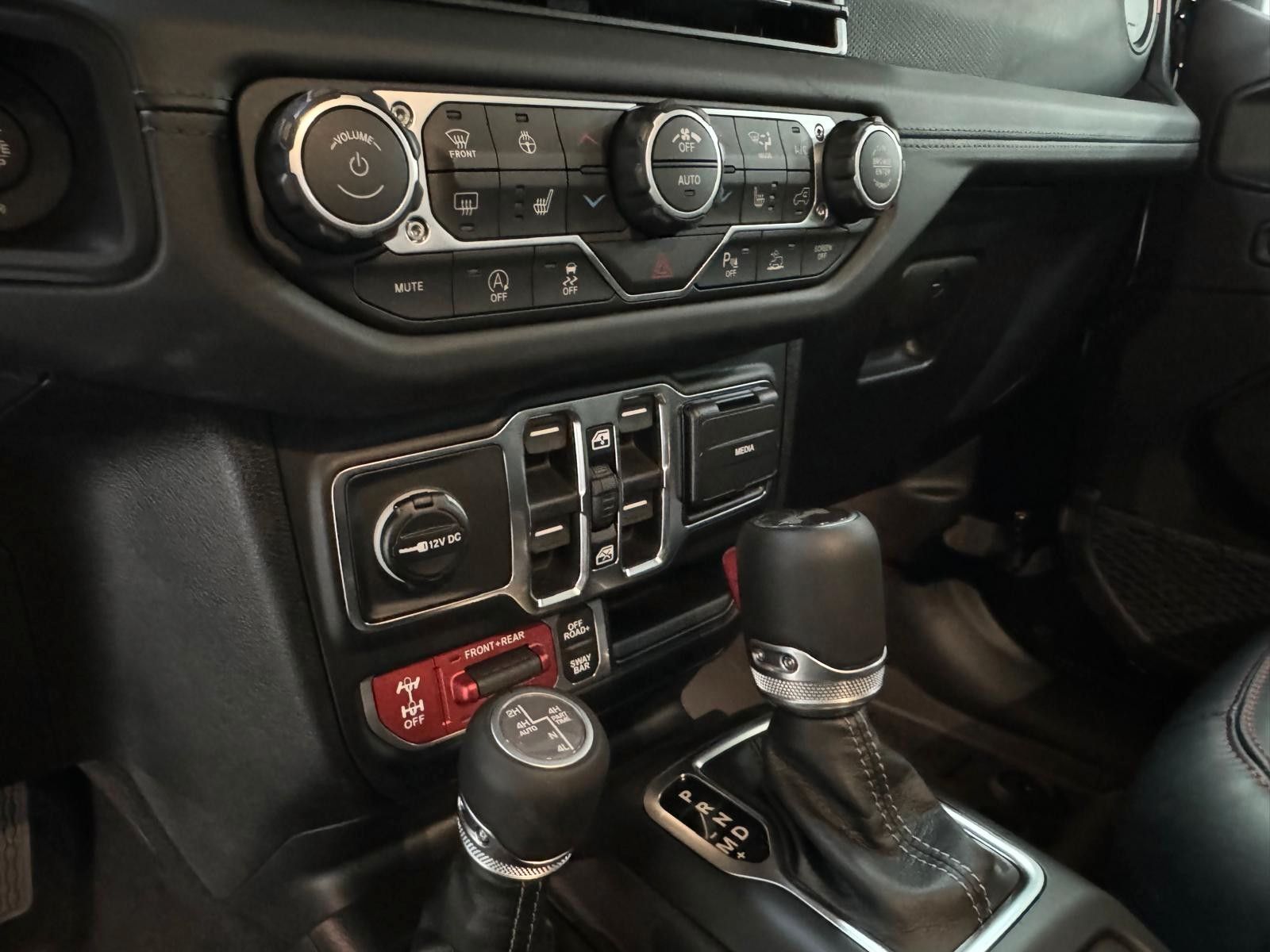 Fahrzeugabbildung Jeep RUBICON X 3.6L-V6-CAM-35"-AHK-HT