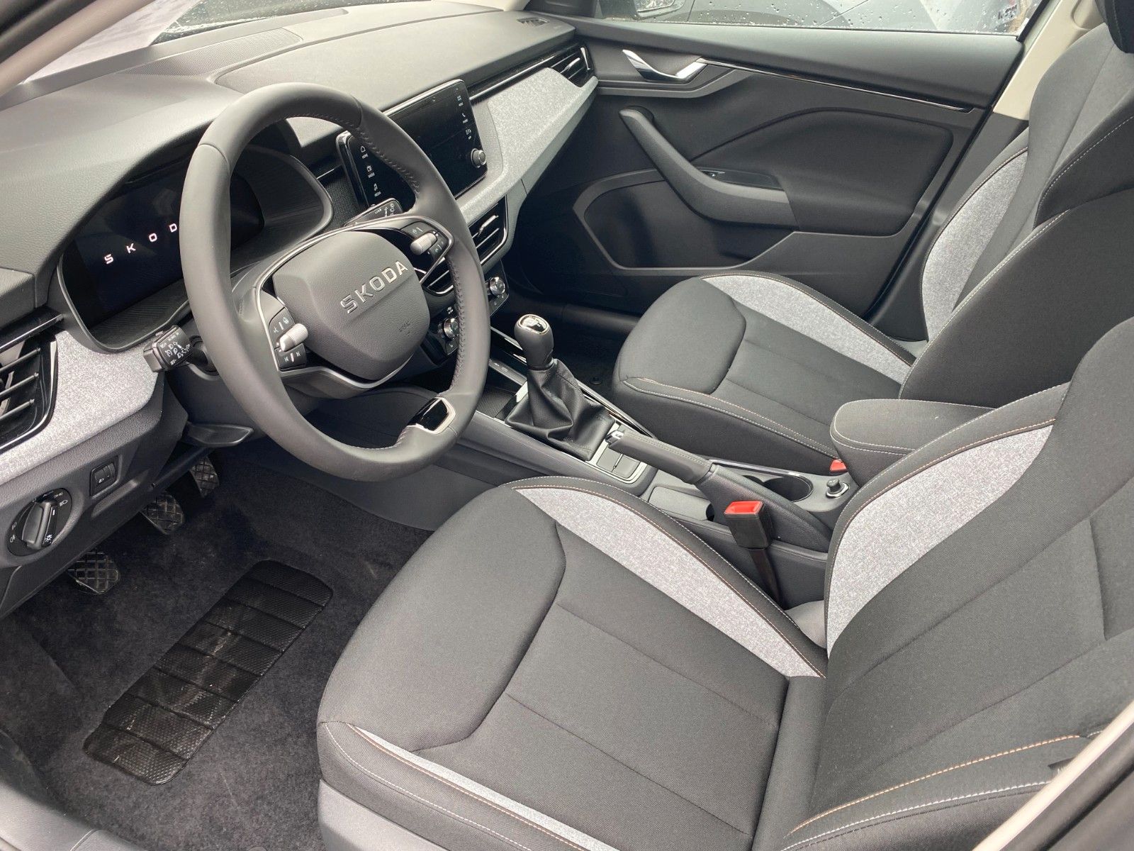 Fahrzeugabbildung SKODA Scala Selection 1,5 TSI *Sitzhz. *Smart-Link