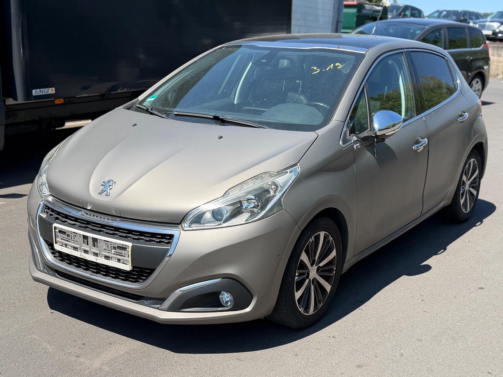 Peugeot 208 Allure/ Panorama/ Matt/ Vollleder