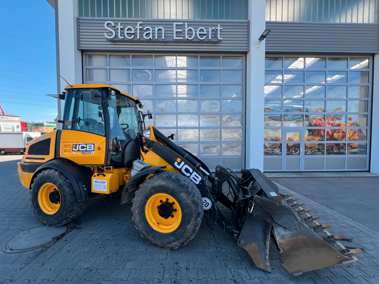 Fahrzeugabbildung JCB 409 SV / nur 758h! / Klappschaufel / Gabel