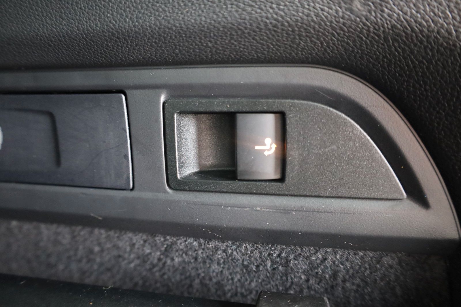 Fahrzeugabbildung SKODA Kodiaq Drive 125 4x4,Navi,4xSH,Kamera,ACC,AHK+WR