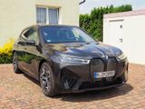 BMW iX xDrive40 AHK Laser Sportp. Sky Lounge H&K - BMW iX von privat