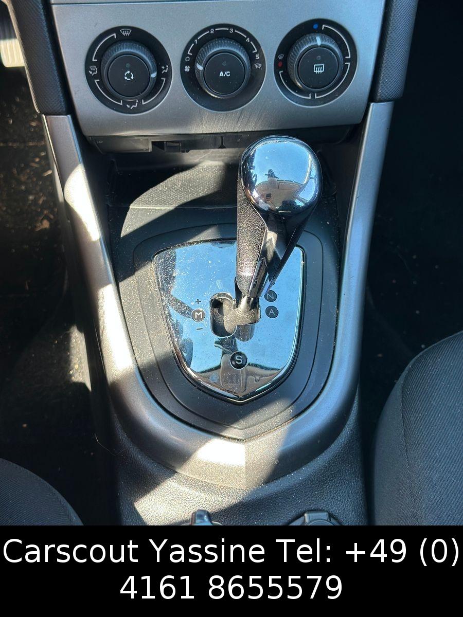 Peugeot 308 2012 — photo 14