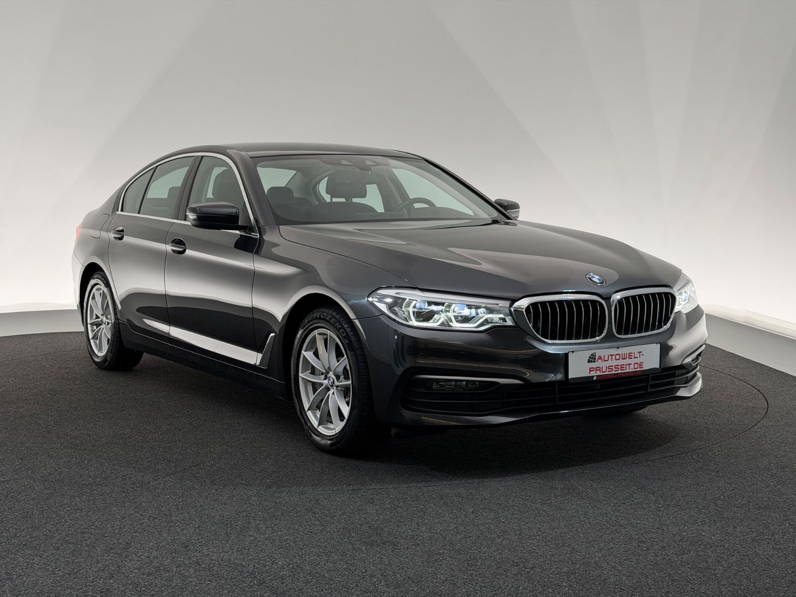Gebrauchtwagen BMW 530e 530e Lim.*AHK*LED-MEMORY-HUD-KEYLESS-R.KAM-HiFi in Horb am Neckar