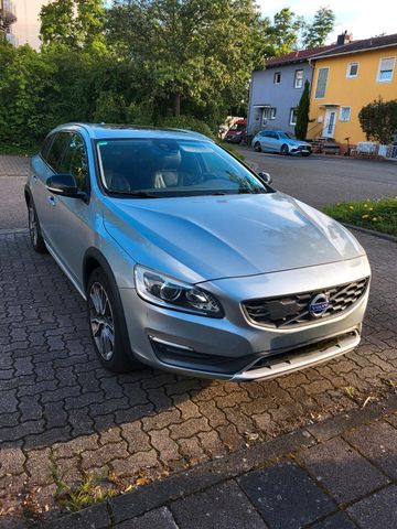 VOLVO V60 CC