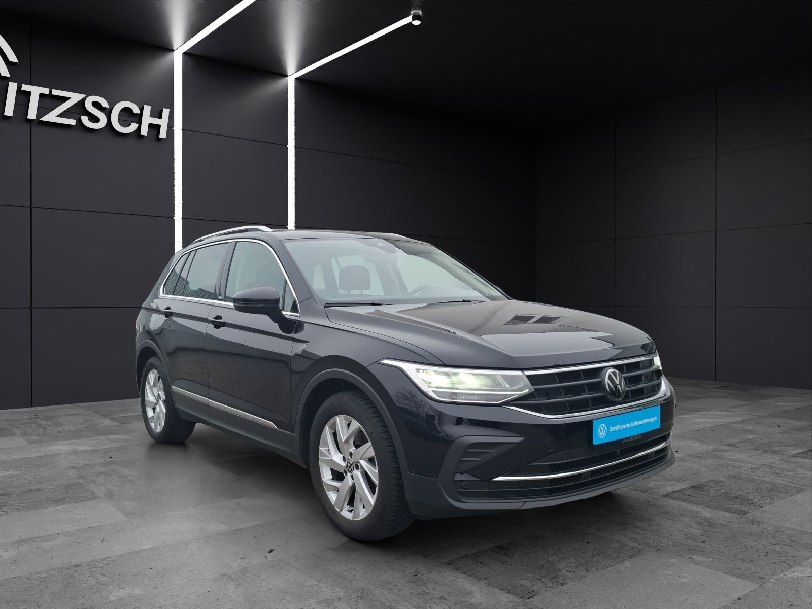 Fahrzeugabbildung Volkswagen Tiguan TDI Move LED ACC AHK SHZ PDC NAVI DAB 18"