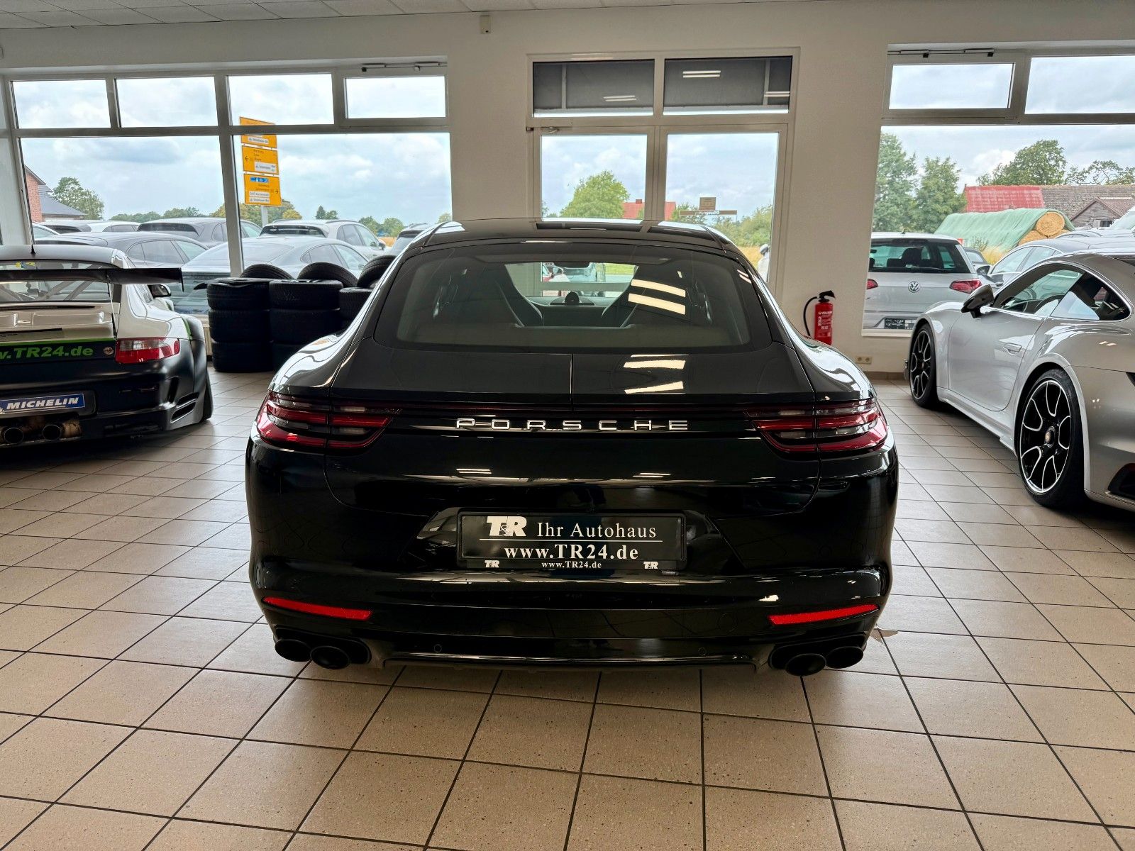 Fahrzeugabbildung Porsche Panamera Turbo PCCB/Panorama/SportDesign/ACC/DAB