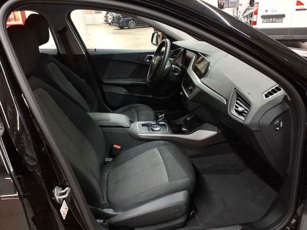 BMW 1 Series 2023