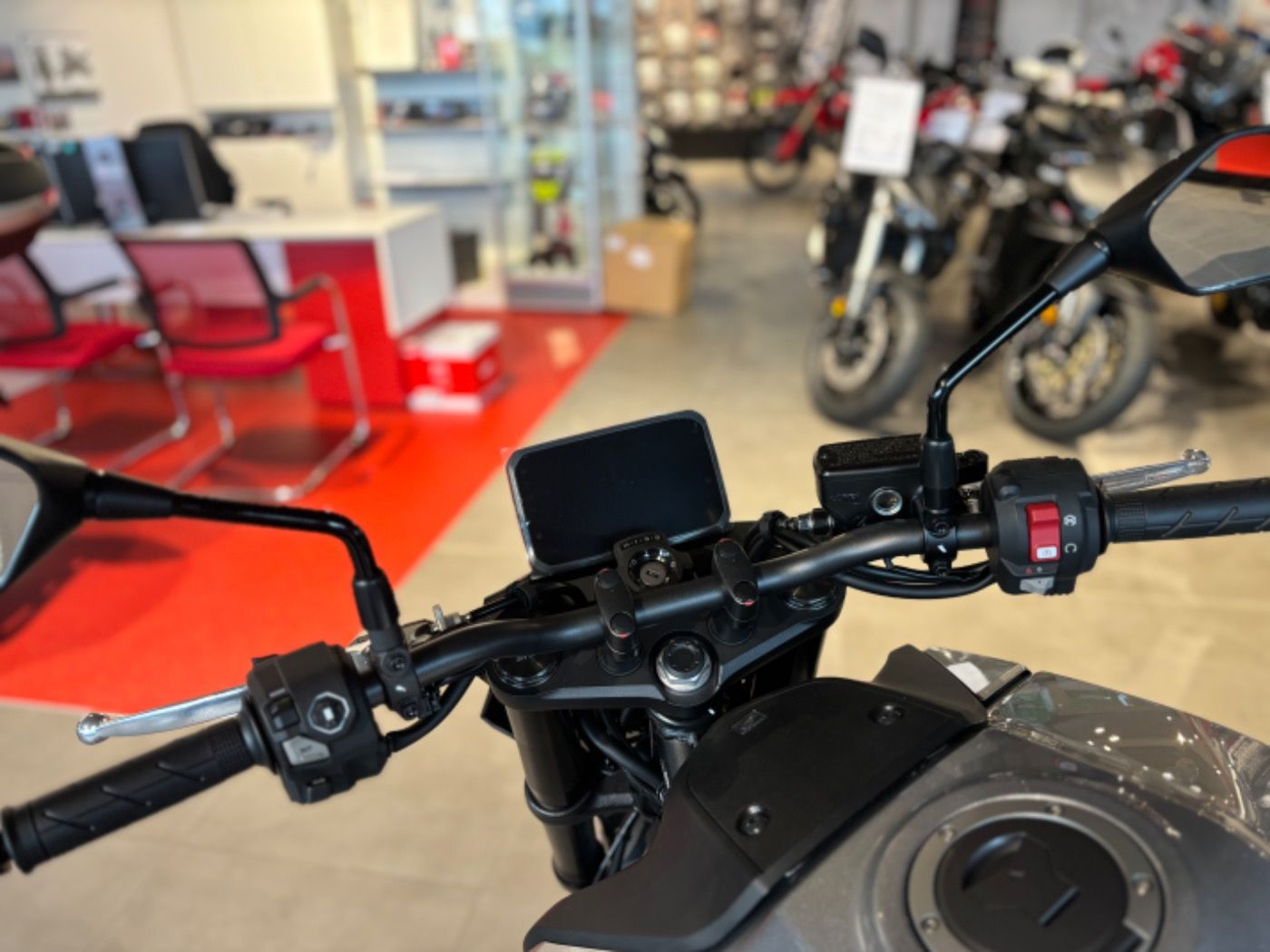 Fahrzeugabbildung Honda CB 750 Hornet 2025