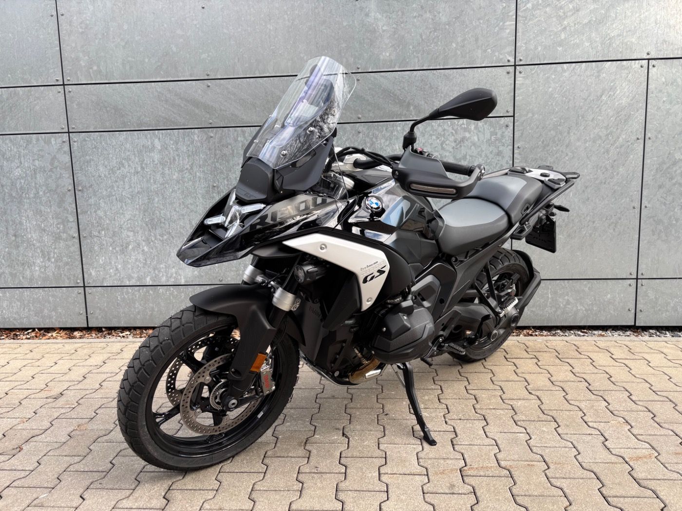 Fahrzeugabbildung BMW R 1300 GS Triple Black 3 Pakete ASA Adaptive Fah