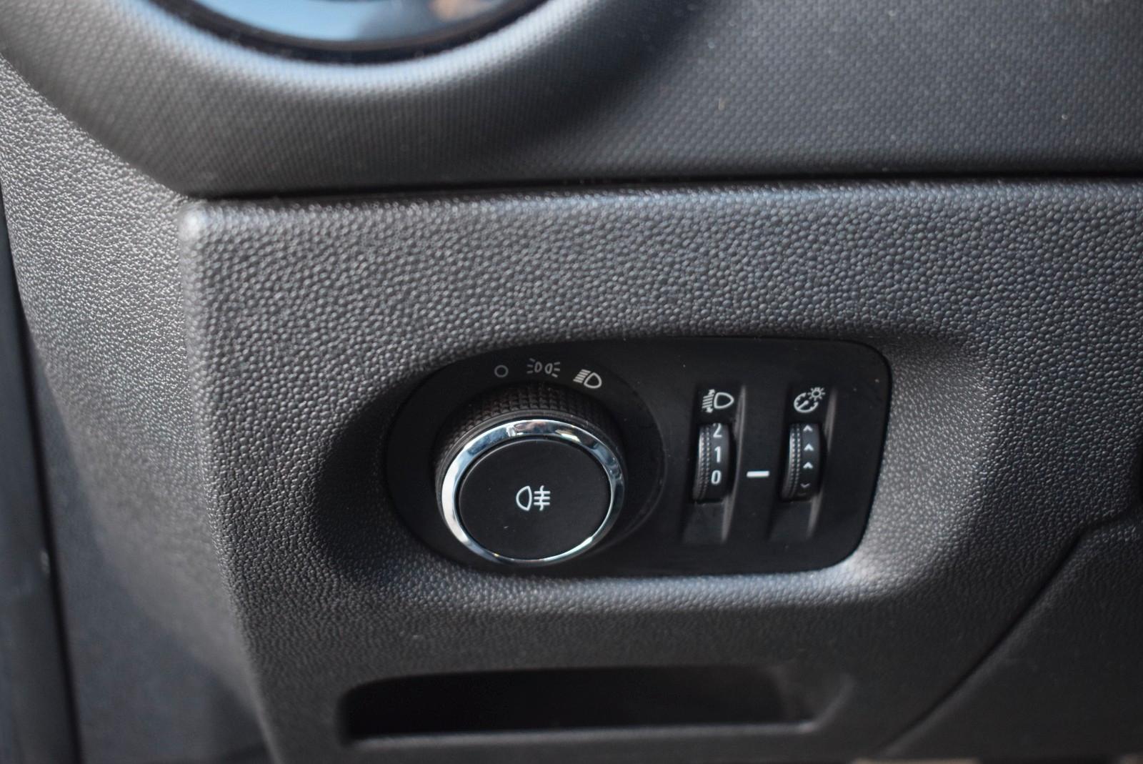 Opel Corsa 2013 — photo 9