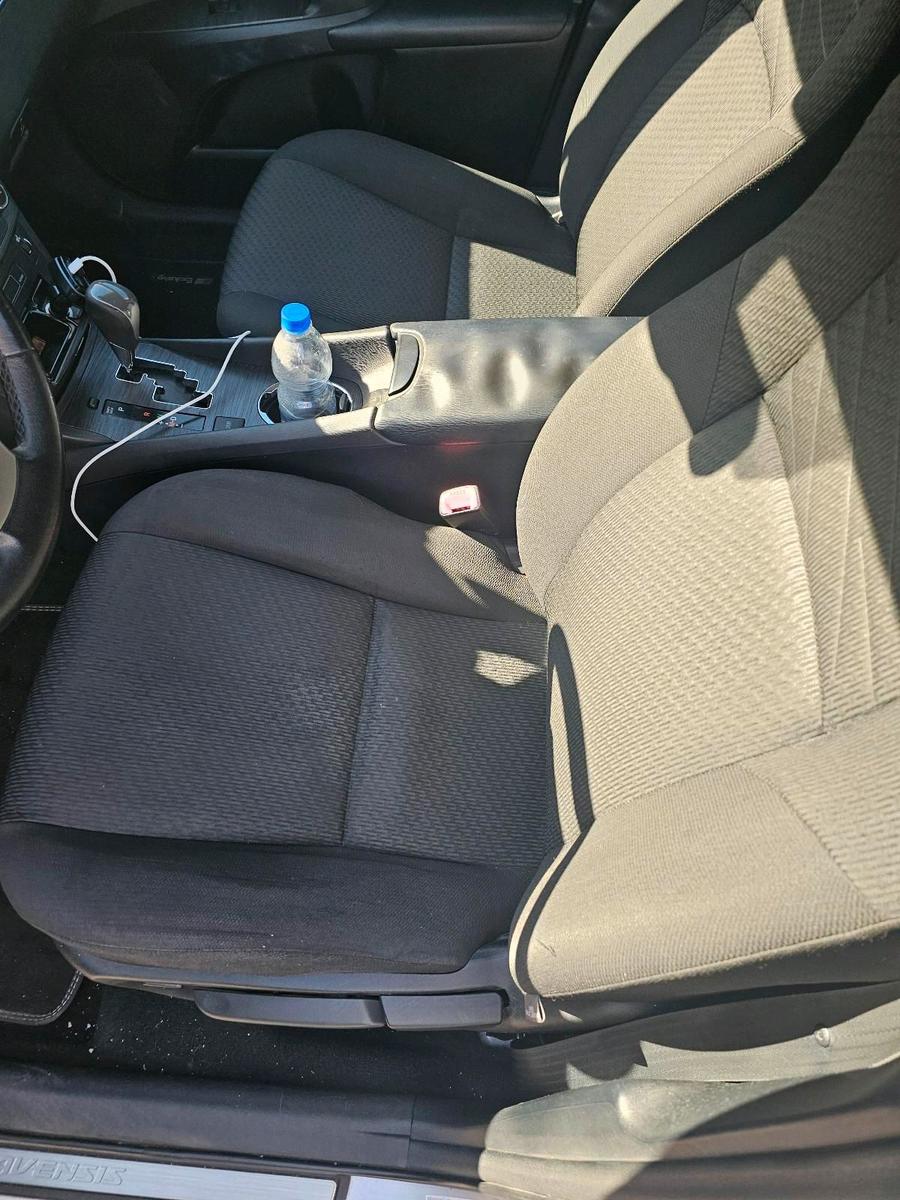 Toyota Avensis 2009 — photo 6