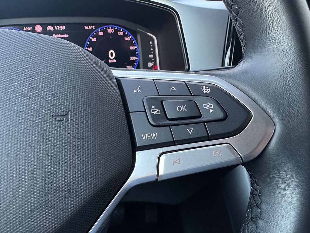 T-Roc 1.0 TSI LIFE *NAVI*KEYLESS*REARVIEW*