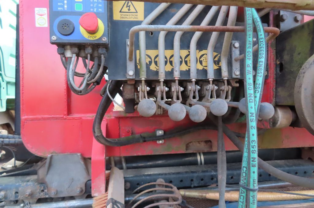 Fahrzeugabbildung Andere Krancontainer HMF 1063