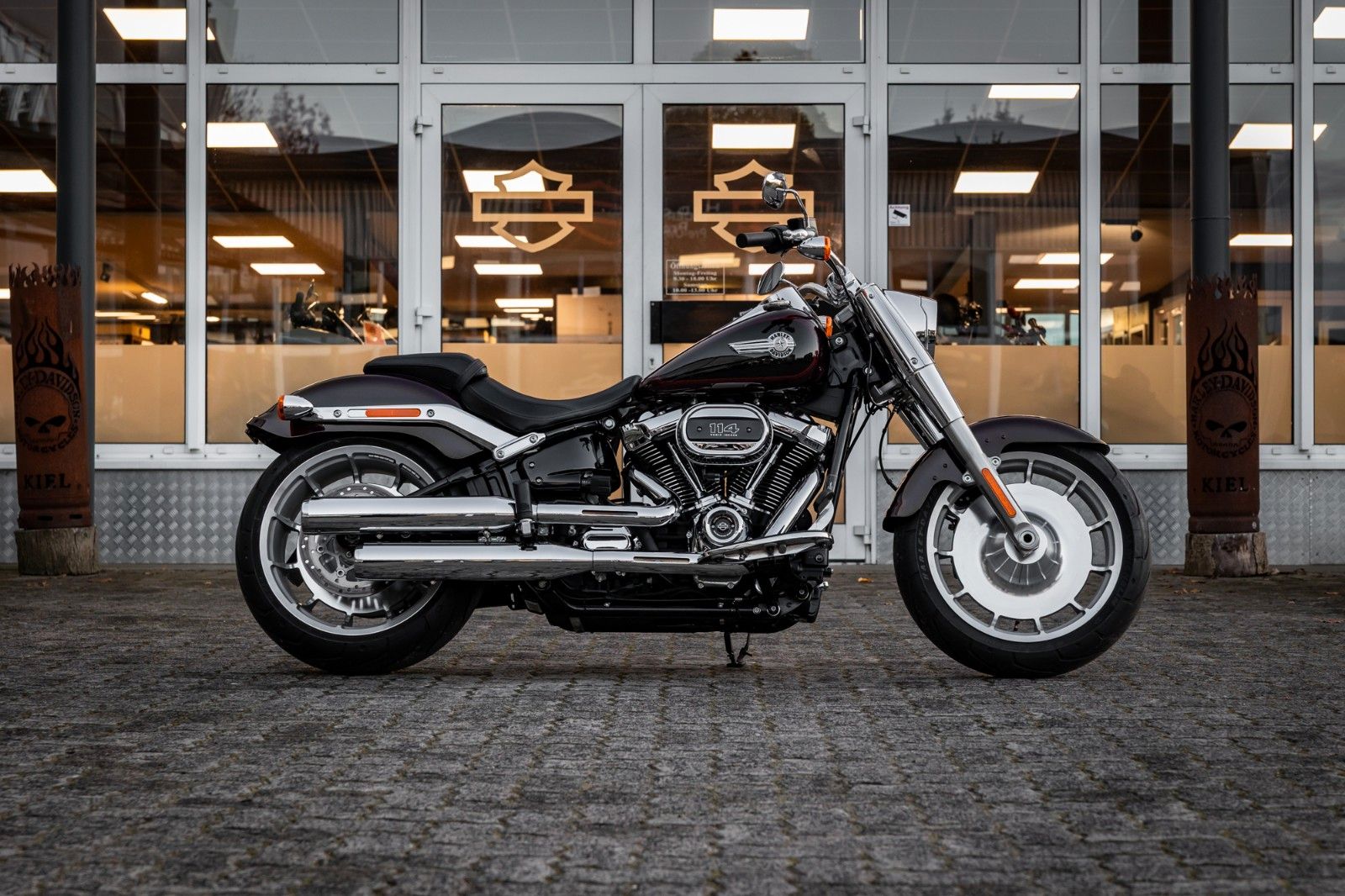 Fahrzeugabbildung Harley-Davidson FLFBS FAT BOY 114 -SOFTAIL-Midnight Crimson
