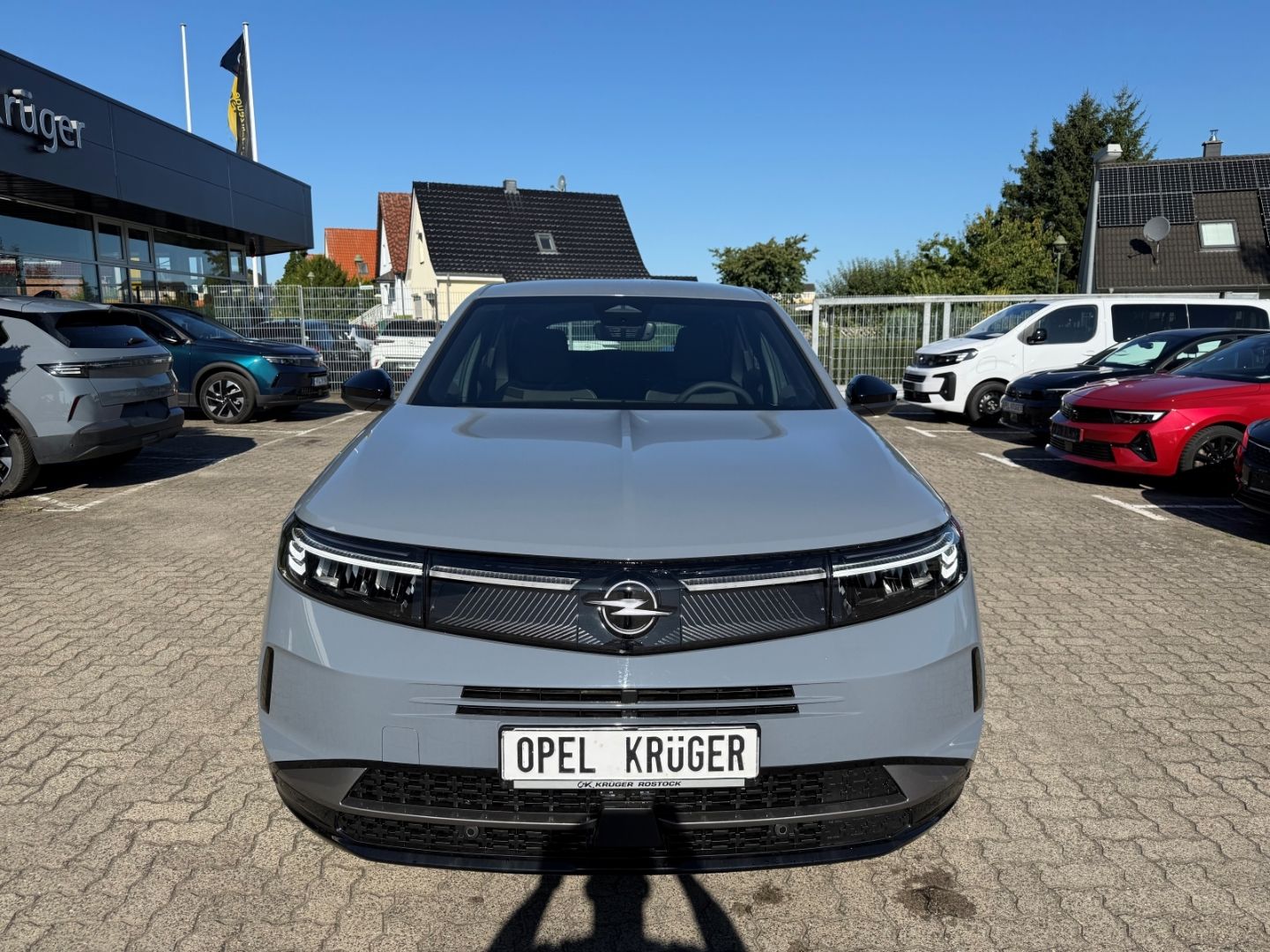 Fahrzeugabbildung Opel Grandland 1.6 Plug-in-Hybrid mit AHK+Allwetter