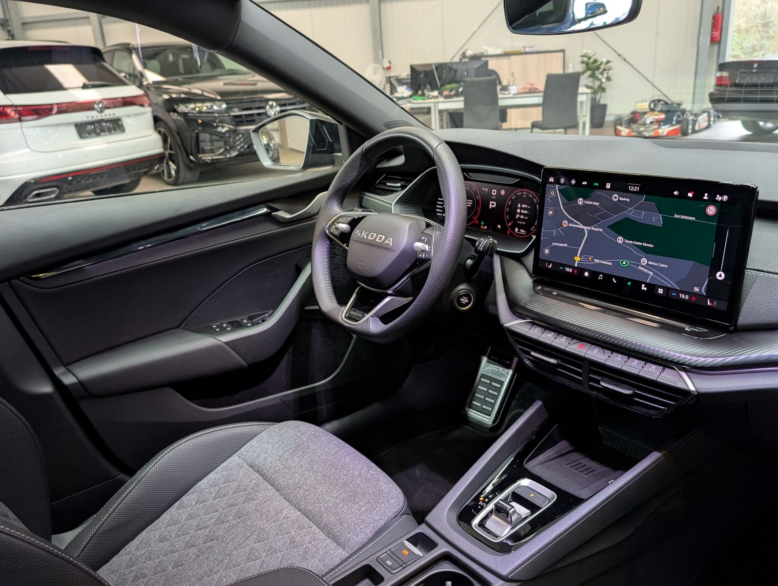 Fahrzeugabbildung SKODA Octavia 1.5 TSI Sportline Pano Matrix AHK 5J.Gar