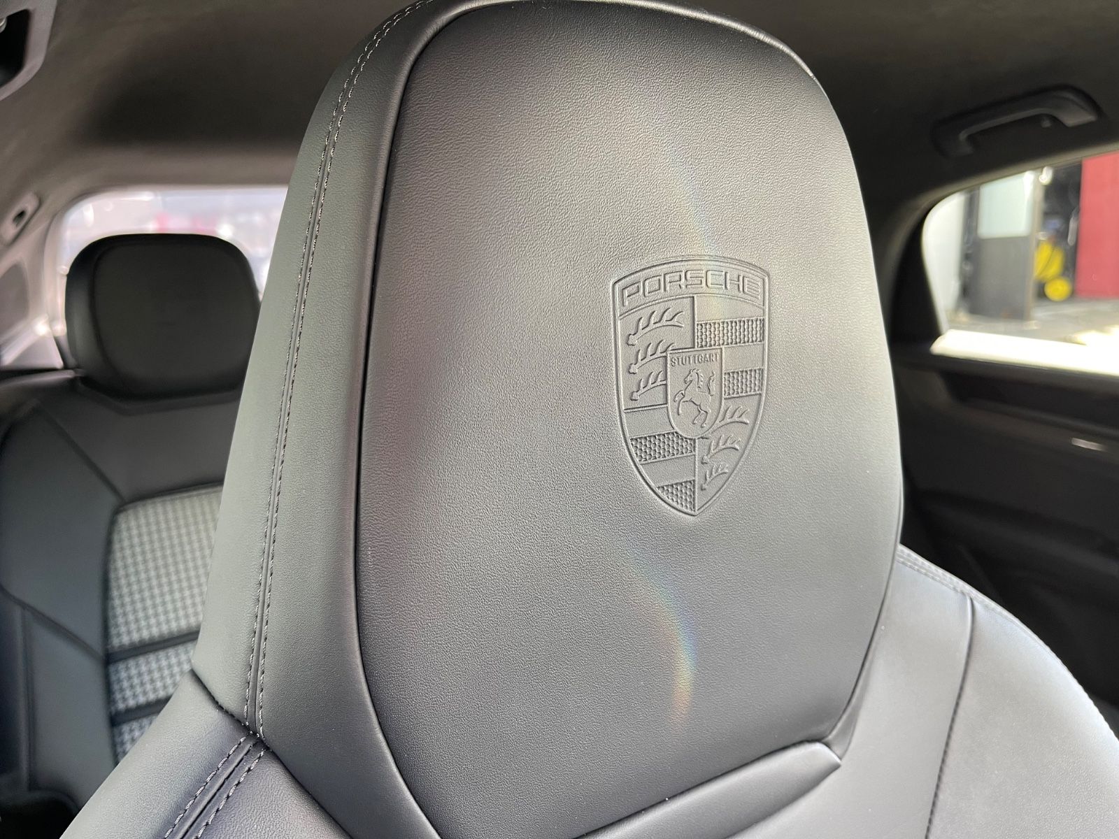 Fahrzeugabbildung Porsche Cayenne GTS Coupé Leichtbau|ACC|HUD|PASM|3.Displ