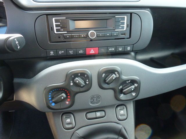 Fahrzeugabbildung Fiat Panda Cross City Plus 1.0 Hybrid + Allwetter