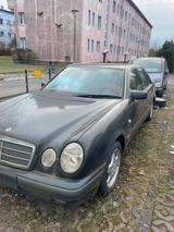 Mercedes-Benz Mercedes Benz E200 - Mercedes-Benz E 200 aus 1998