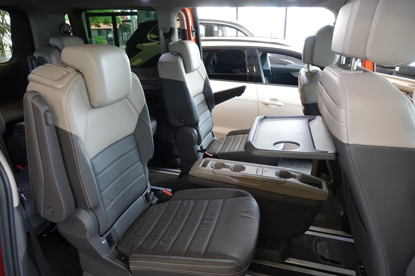 VOLKSWAGEN T7 MULTIVAN LIFE eHYBRID 150ch - PORTES ÉLECTRIQUES - CUIR - SIÈGES VENTILÉS ET MASSANTS - MATRIX LED - ACC