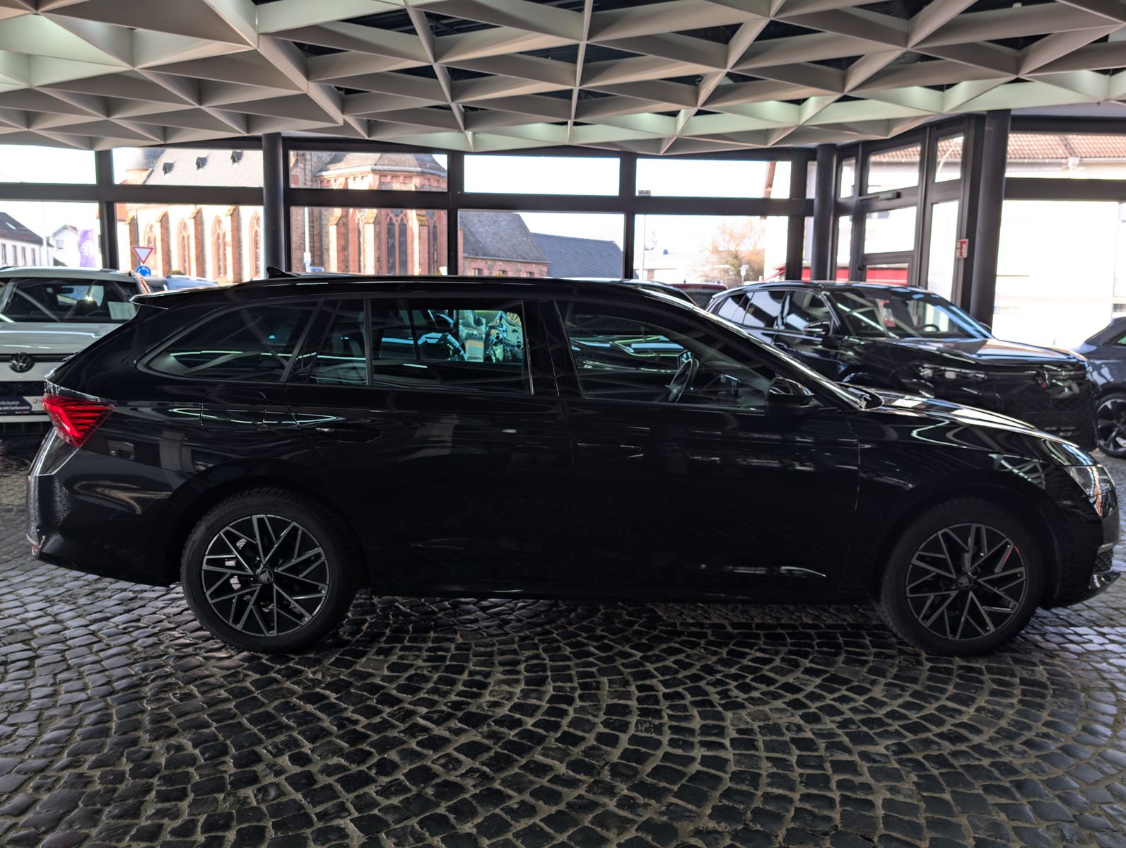 Fahrzeugabbildung SKODA Octavia 1.5 TSI mHEV Style ACC AHK 5J.-Garantie