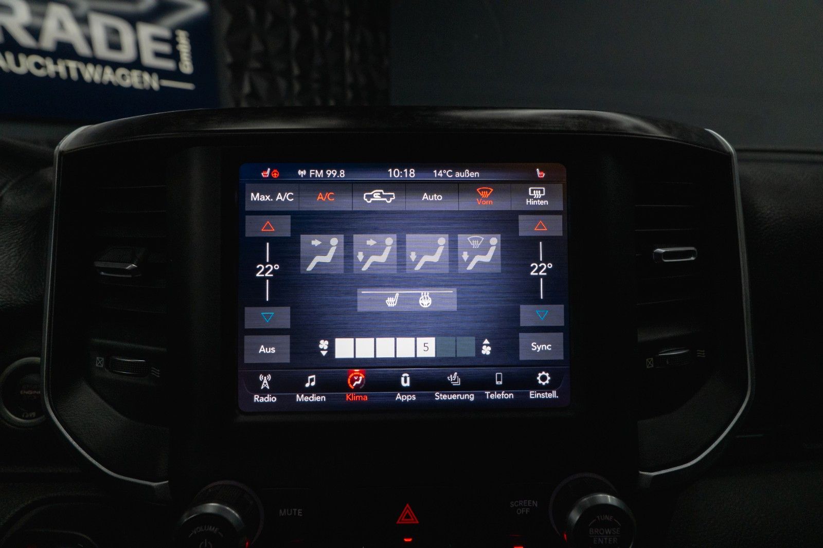 Fahrzeugabbildung Dodge RAM 5.7 V8 HEMI 4x4 OFFROAD Night Limited 19%